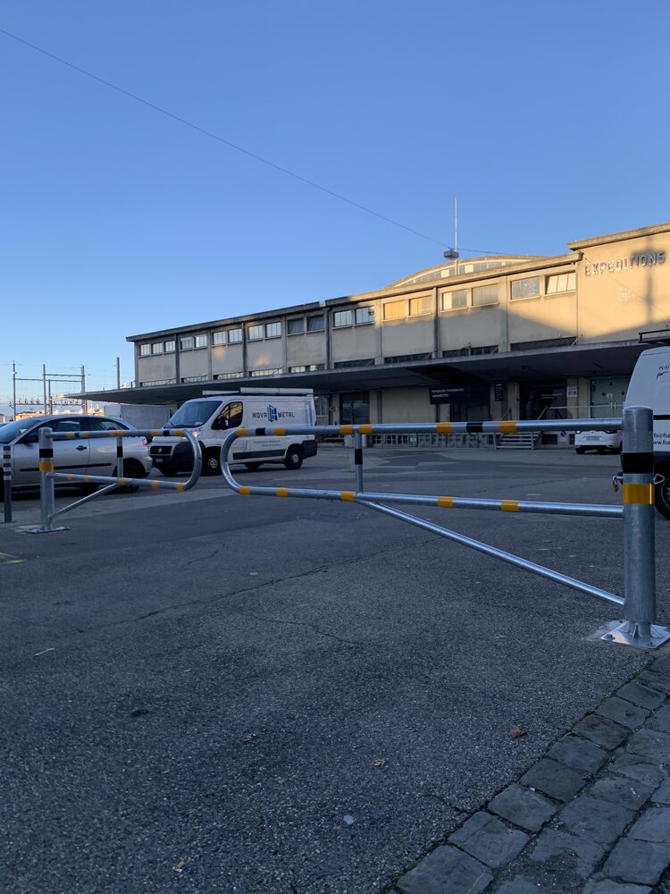 Barrières pivotantes — Contrôle d'accès parking