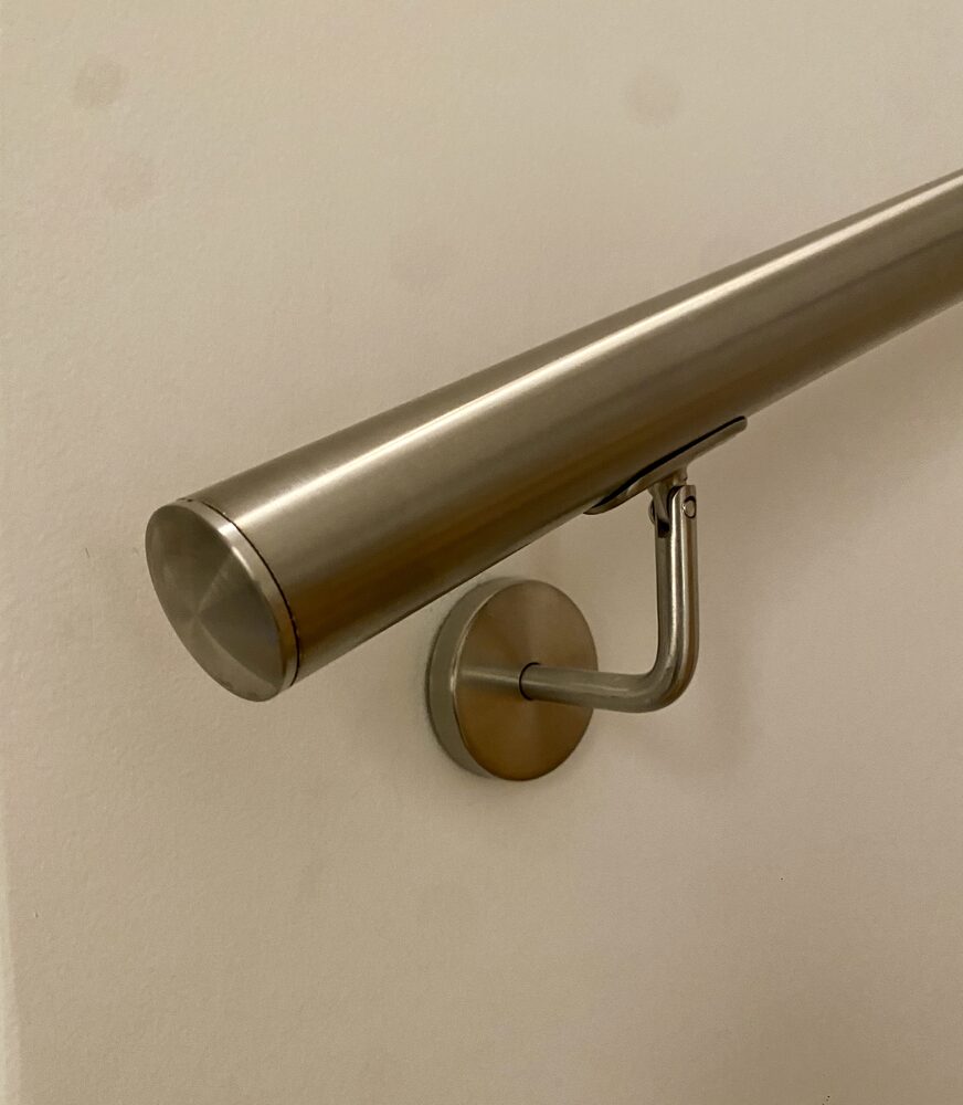 Main courante inox — Escalier hélicoïdal, Cologny