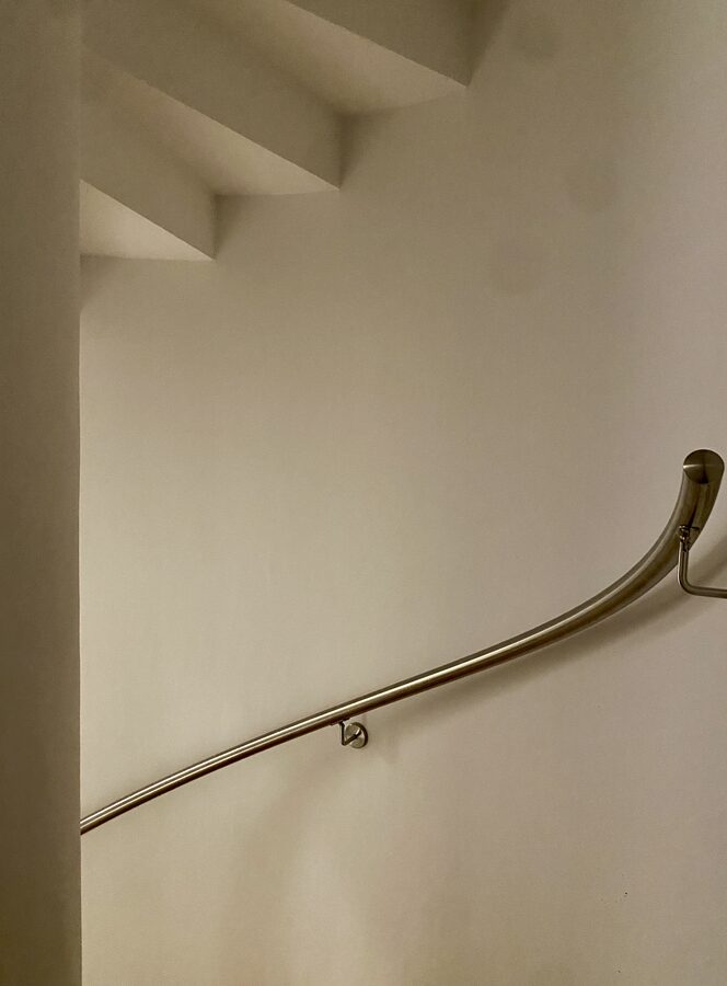 Main courante inox — Escalier hélicoïdal, Cologny